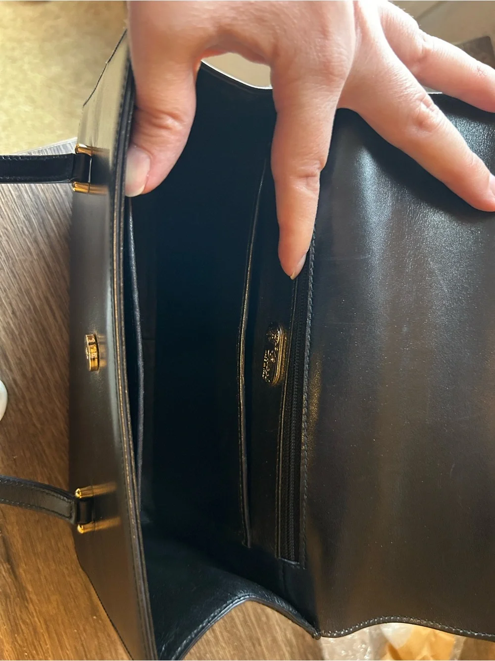 Vintage Small Gucci Black Leather Handbag - Picture 3 of 14